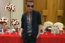 Bị bóc mẽ, Kenny Sang vẫn “chém tới số” về gia thế