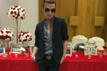 Bị bóc mẽ, Kenny Sang vẫn “chém tới số” về gia thế