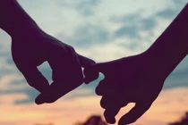 Sốc vì “soái ca ngôn tình” biến thành gã chồng độc đoán, bệnh hoạn