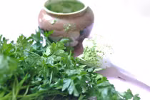 Da mịn màng, trắng bóc trong 1 tuần nhờ dùng loại lá rẻ tiền này