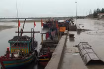 Hải sản được đánh bắt xa bờ, người mua vẫn không tin 