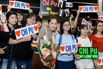 Chi Pu tươi rói về VN sau khi rinh giải ở Hàn Quốc