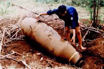 Rùng rợn từ lời kể của người chuyên cưa bom