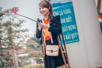 Dân mạng xôn xao bức ảnh cô gái khuyết tật “tự sướng“