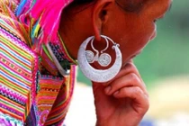 Đôi khuyên tai bí mật có “1-0-2” của phụ nữ Vân Kiều