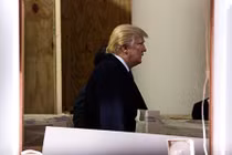 Đế chế ông Donald Trump: Mê cung nợ và những nút thắt chồng chéo