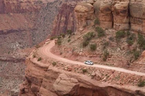 Những tuyến đường khiến tay lái lụa cũng toát mồ hôi hột