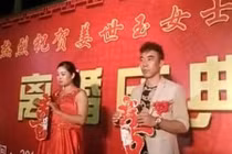 Cặp đôi tổ chức lễ ly hôn hoành tráng hơn đám cưới