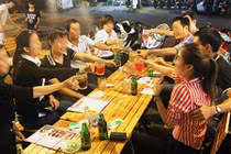 TP HCM xem xét siết ăn nhậu đêm khuya