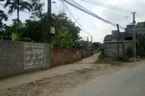 Ảnh quảng cáo mất văn hóa của hãng taxi ở làng quê