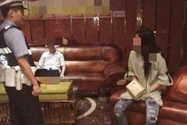 Chàng trai mang bạn gái đi gán nợ vì thiếu tiền trả karaoke