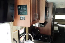 Nội thất sang chảnh trong ô tô ngôi nhà di động hơn 5 tỷ