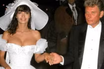 Vợ cũ tố Johnny Hallyday hiếp dâm khi còn vị thành niên