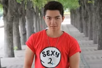 Cuộc sống thật của chàng trai chuyển giới Việt