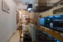 Nhà ống hẹp chất từng cen-ti-mét tại Quận 7, TP HCM