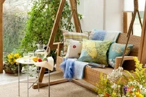 Trang trí hiên nhà sặc sỡ e ấp đón thu