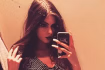 Cô gái tố công ty đuổi việc mình vì quá xinh đẹp