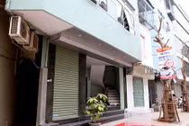 Hãi hùng...nhà siêu mỏng, siêu méo lại mọc giữa Thủ đô