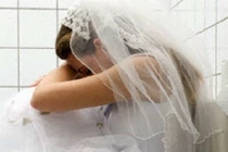 Cô dâu nhận trái đắng vì sở thích xăm hình lên vùng nhạy cảm