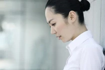 Bị coi có tướng sát phu, không cho cưới còn đòi bỏ thai