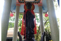 Bí ẩn bức tượng “ông Phật đen” tự xoay, đứng vững