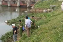 Viên gạch dính máu tố cáo tội ác chị giết em rồi phi tang xác