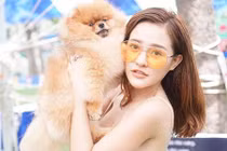 Khoe ảnh chụp với chó, Ngân 98 lộ vòng 1 gây sốt