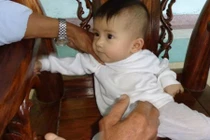 Đau lòng những em bé đẹp như thiên thần bị bỏ rơi