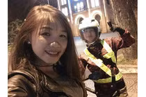 Hai cô gái chạy xe máy từ Nam ra Bắc trong 40 giờ 