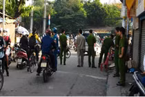 Dám hôn con gái bố đâm gục bạn trai của con