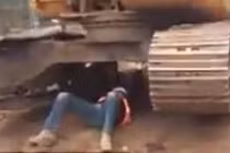 Sửng sốt “siêu nhân” nâng tạ 30 tấn