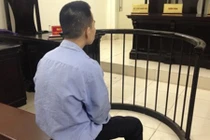 Cứa cổ gái bán hoa rồi tự sát bất thành 