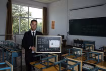 Nhân viên bảo vệ thành hiệu trưởng trường nghề gây kinh ngạc