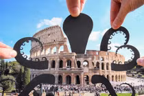 Bộ ảnh siêu “bá đạo” ở các địa danh nổi tiếng