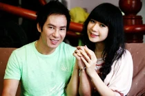 “Một nách 4 con” nhưng vợ Lý Hải vẫn như thời gái son