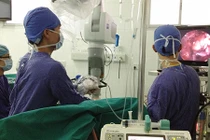 Cắt u não ác tính nhờ máy định vị 