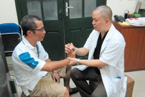 Bệnh nhân Parkinson hết “múa” nhờ phẫu thuật 