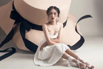 Người mẫu 10x sở hữu chiều cao "khủng" và phổng phao hiếm có