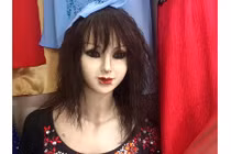 Những con ma-nơ-canh khiến khách hàng sợ chết khiếp