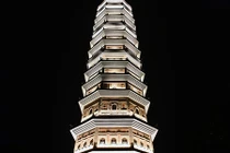 Ảnh: Bên trong bảo tháp cao nhất Đông Nam Á ở Ninh Bình