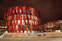 Ngẩn người tòa nhà tầng xoay rubic độc nhất vô nhị