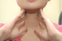 Những mẹo “hay lạ” trong dân gian chữa nấc cụt