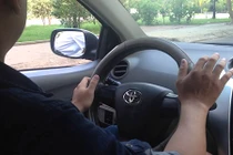 Thiếu phụ giàu có, giả say “bẫy” tài xế taxi