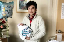 Những bé gà showbiz chào đời đầu năm 2017