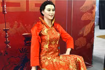 Khán giả la ó vì tượng sáp của loạt sao Trung Quốc già và xấu