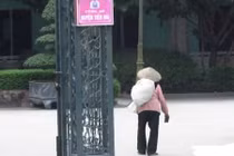 Đánh rơi ví tiền thử lòng bà cụ và cái kết ý nghĩa