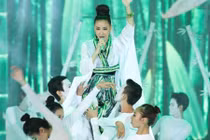 Maya bị tố mua chuộc giám khảo The Remix