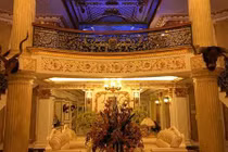 Choáng ngợp phòng khách hoàng gia trong biệt thự Lý Nhã Kỳ