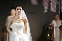 Tình cũ của chồng đứng gào khóc cả đêm trước cửa nhà 