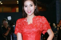 Khó hiểu những bộ cánh “xấu mù” của hoa hậu Kỳ Duyên